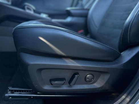 Used 2024 Mitsubishi Outlander AWD image 15