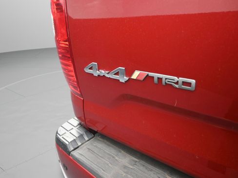 Used 2018 Toyota Tundra Limited w/ Limited Premium Package AWD/4WD image 40