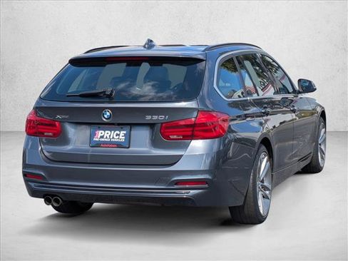 Used 2018 BMW 330i xDrive Wagon AWD/4WD image 5
