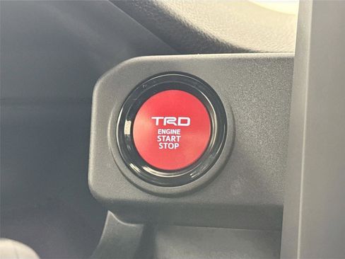 Certified 2025 Toyota Tacoma TRD Off-Road image 21