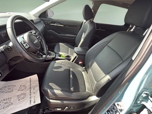 Used 2024 Kia Seltos EX AWD/4WD image 15