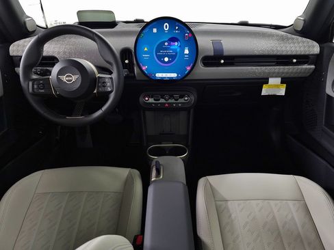 Used 2025 MINI Cooper 2-Door Hardtop FWD image 8