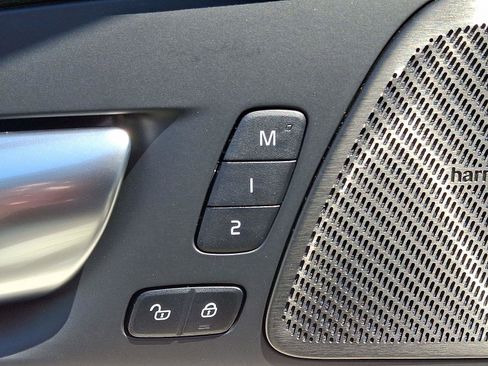 New 2026 Volvo XC60 B5 Ultra w/ Protection Package Premier image 19