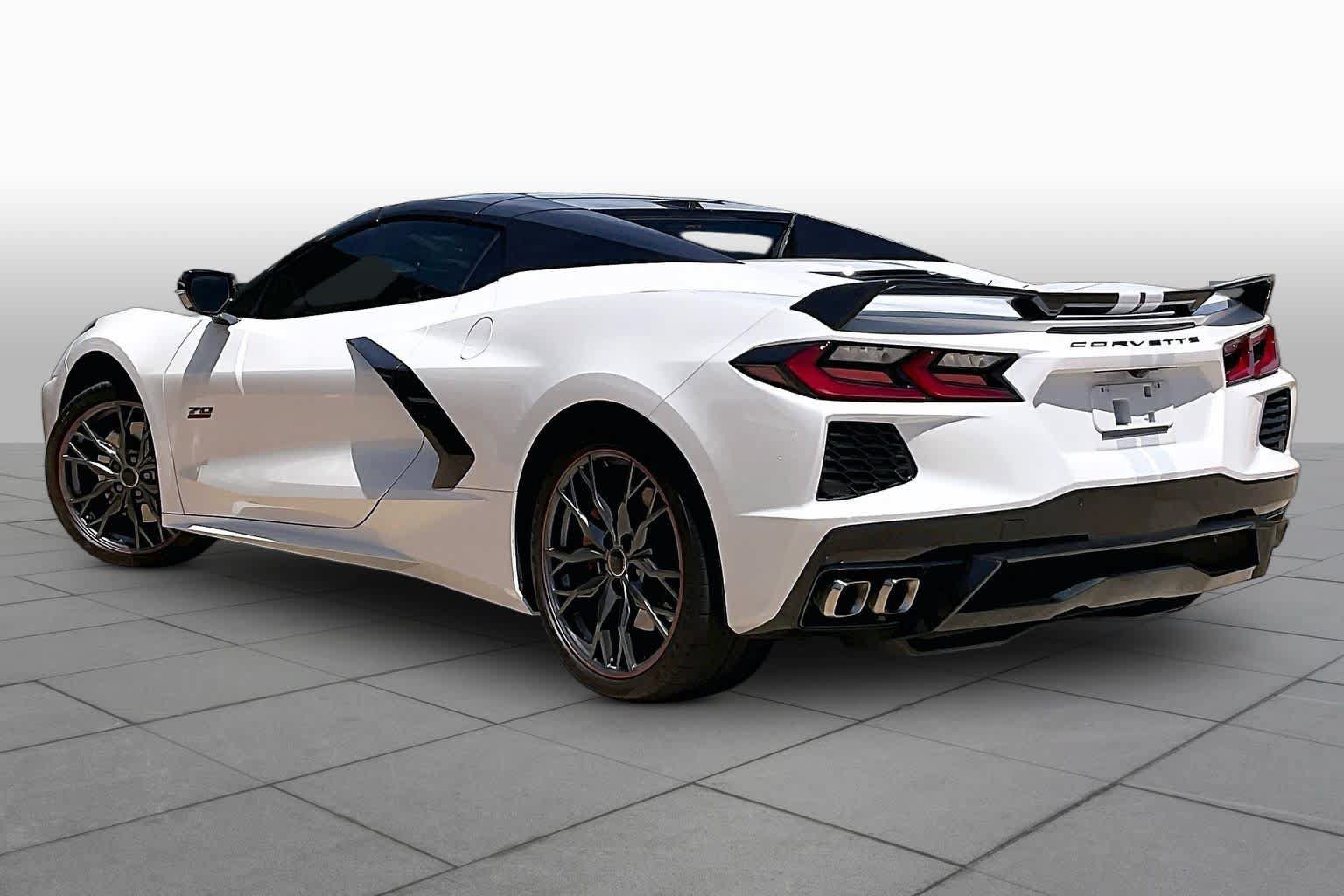Used 2023 Chevrolet Corvette Stingray Premium Conv w/ Z51 Performance Package RWD image 13