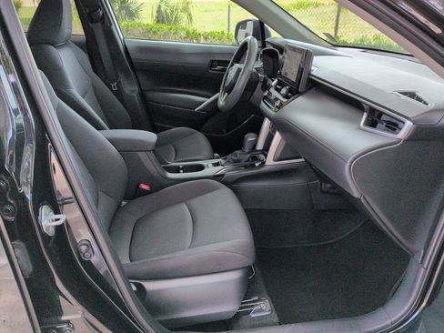 Used 2023 Toyota Corolla Cross LE FWD image 24
