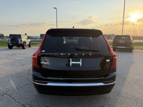 Used 2023 Volvo XC90 T8 Plus w/ Protection Package Premier AWD/4WD image 8