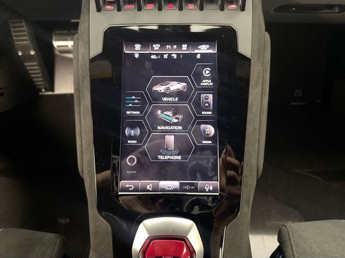 Used 2024 Lamborghini Huracan Sterrato image 13