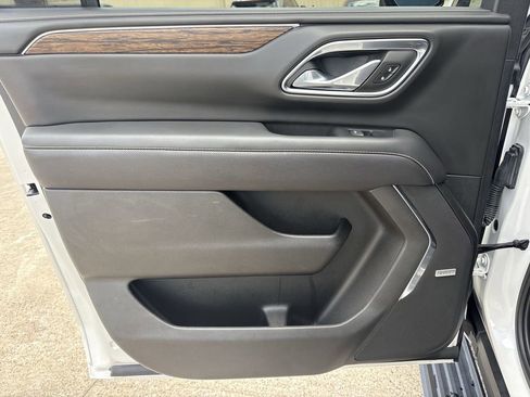 Used 2023 Chevrolet Suburban Premier AWD/4WD image 24