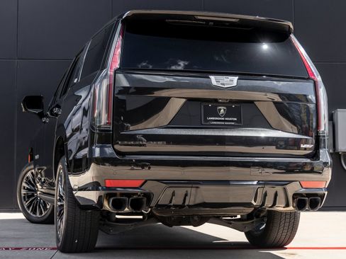 Used 2024 Cadillac Escalade V w/ LPO, ONYX Package AWD/4WD image 6