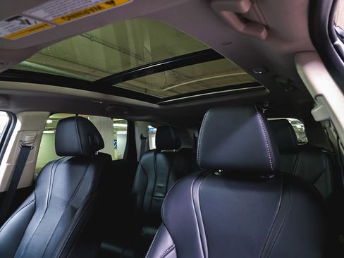 Used 2024 Acura MDX SH-AWD w/ Technology Package image 17