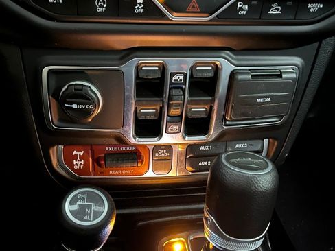 Used 2021 Jeep Gladiator Mojave w/ LED Lighting Group image 10