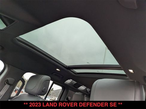 Used 2023 Land Rover Defender 110 SE image 14