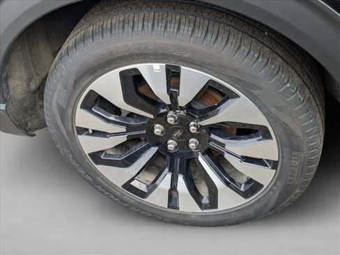 Used 2025 Ford Explorer Platinum w/ LUX Leather Package image 8