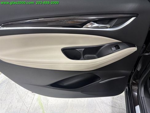Used 2018 Buick Enclave Premium w/ Experience Buick Package AWD/4WD image 25