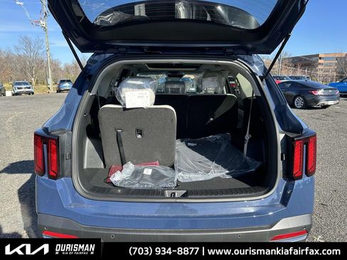 Certified 2025 Kia Sorento S w/ Panoramic Sunroof Package image 18
