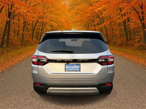 Used 2025 Honda Pilot EX-L image 5