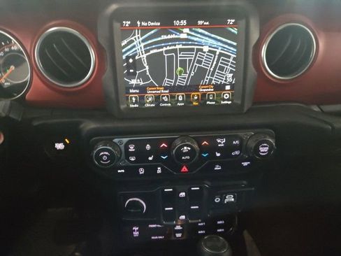 Used 2023 Jeep Wrangler Unlimited Rubicon w/ Cold Weather Group AWD/4WD image 11