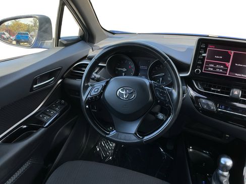 Used 2019 Toyota C-HR XLE FWD image 12