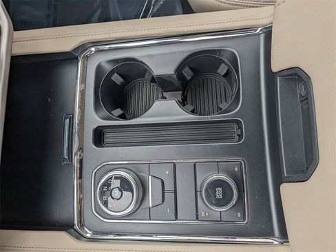 Used 2024 Ford Expedition XLT image 20