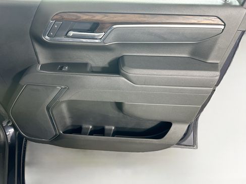 Used 2025 GMC Sierra 1500 SLT RWD image 30
