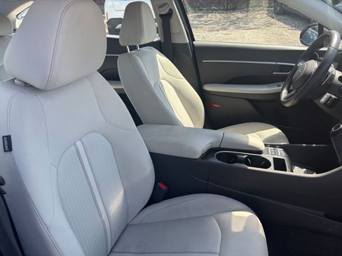 Used 2025 Hyundai Sonata SEL FWD image 31