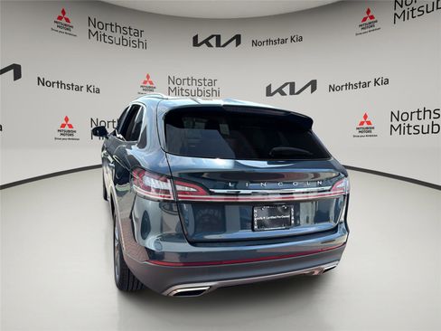 Used 2023 Lincoln Nautilus Reserve AWD/4WD image 3