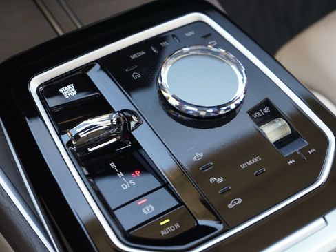 Used 2026 BMW 740i RWD image 11