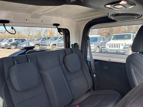 Used 2021 Jeep Wrangler Sport image 11