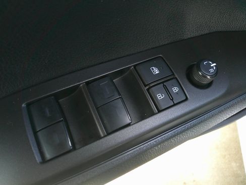 Used 2024 Toyota Camry SE image 17