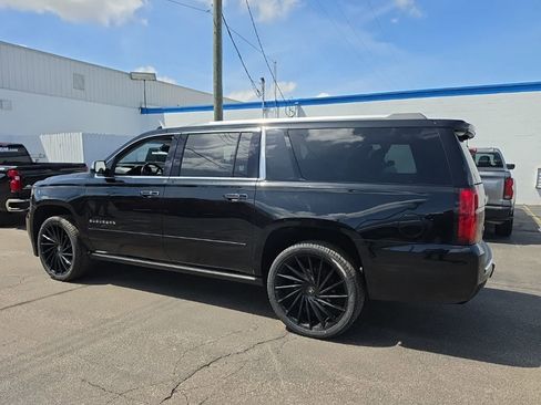 Used 2020 Chevrolet Suburban Premier w/ Max Trailering Package image 4