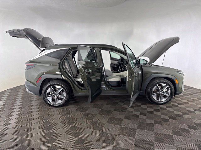 Used 2025 Hyundai Tucson SEL FWD image 17
