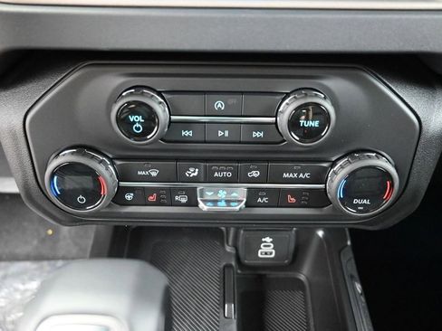 New 2026 Ford Bronco Outer Banks AWD/4WD image 9