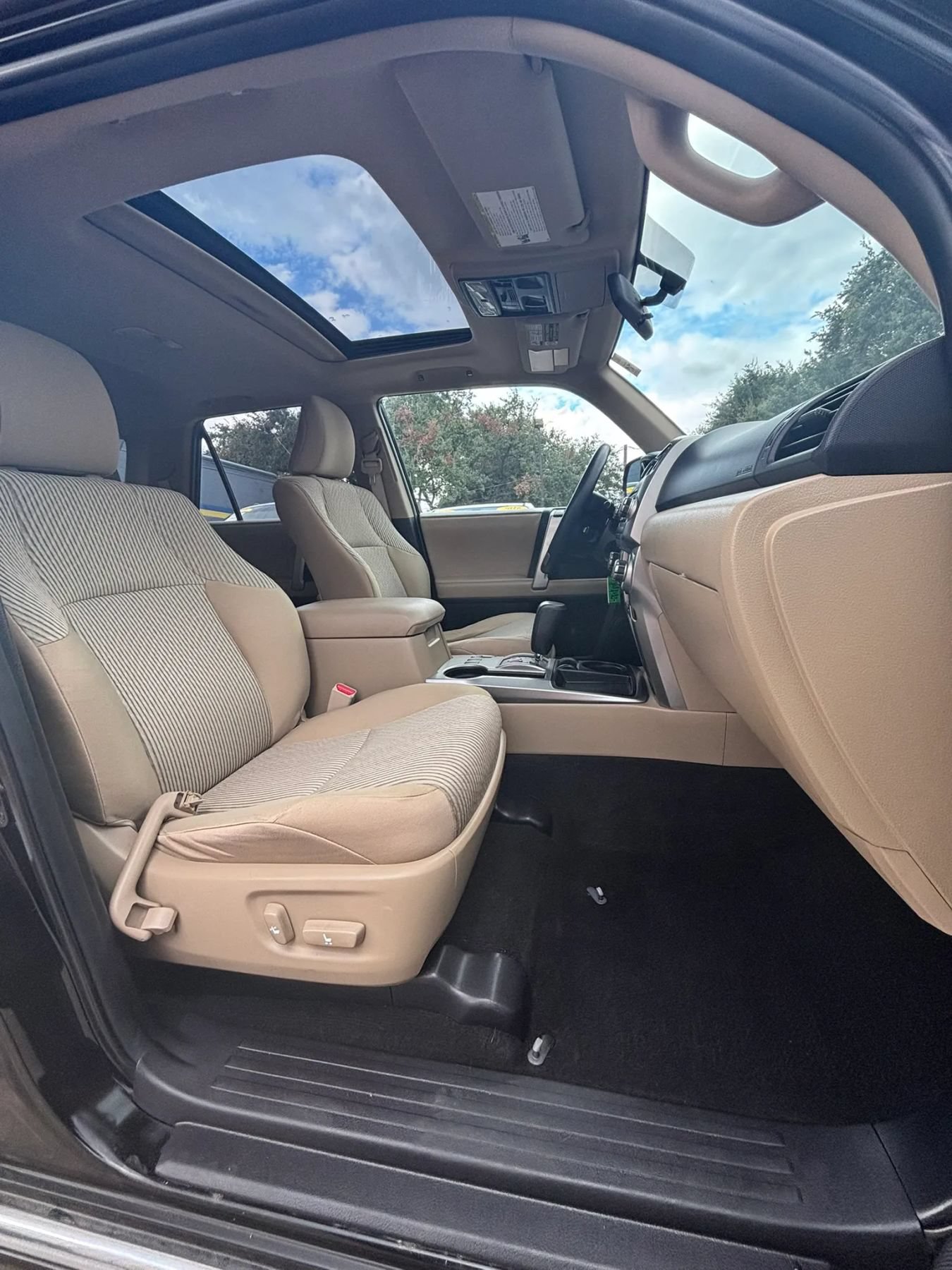 Used 2011 Toyota 4Runner SR5 w/ Convenience Pkg RWD image 15
