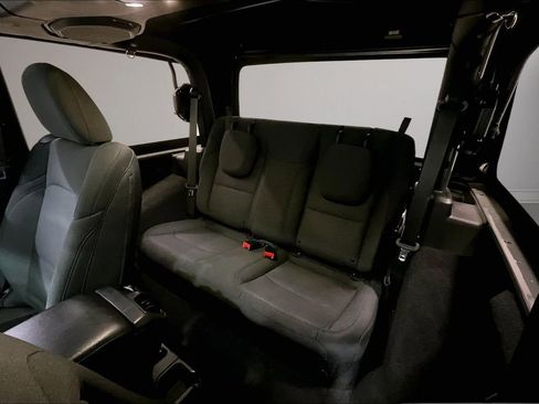 Used 2019 Jeep Wrangler Sport image 22