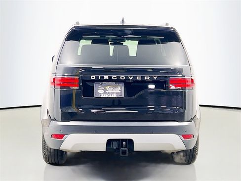 Used 2024 Land Rover Discovery S image 6