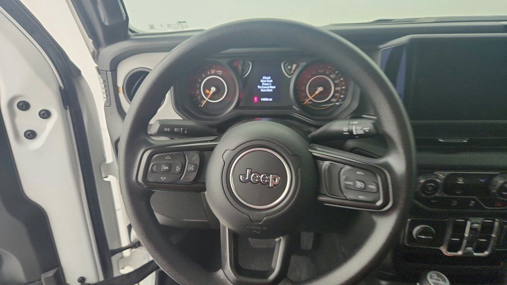 Used 2025 Jeep Gladiator Sport AWD/4WD image 39
