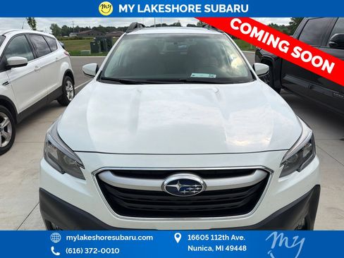 Used 2022 Subaru Outback Premium AWD/4WD image 2