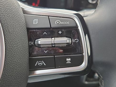 Certified 2023 Kia Sorento SX image 32