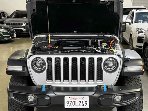Used 2022 Jeep Wrangler Unlimited Rubicon 4xe AWD/4WD image 29