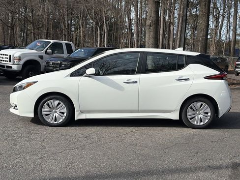 Used 2023 Nissan Leaf S image 2
