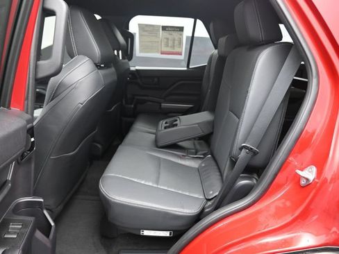 Used 2025 Toyota 4Runner TRD Off-Road Premium w/ Tow Technology Package AWD/4WD image 10