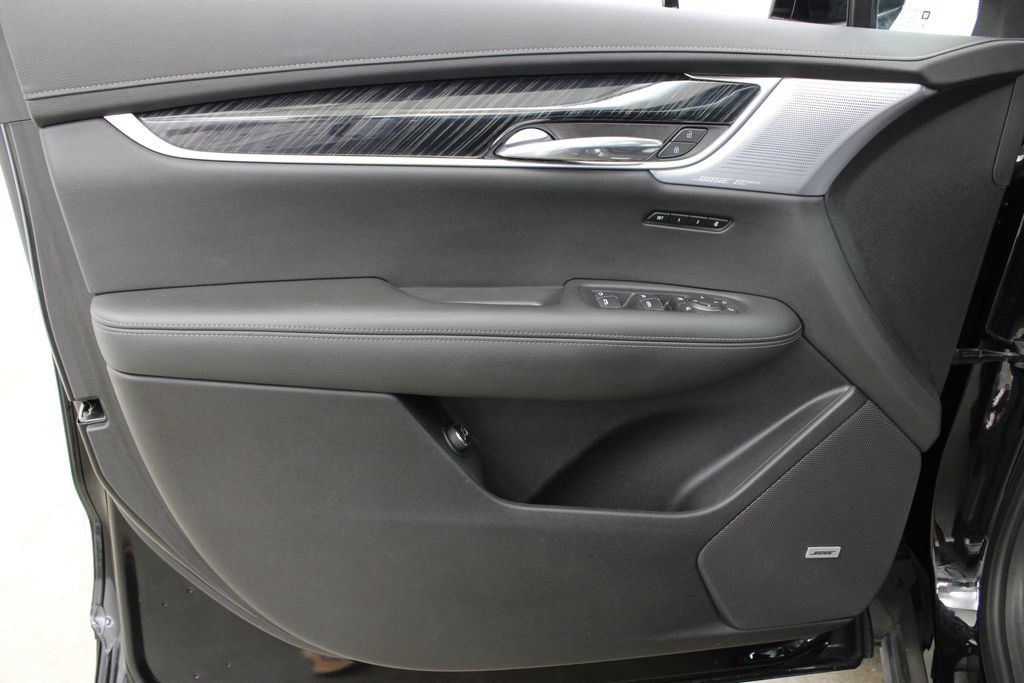 Used 2023 Cadillac XT6 Premium Luxury AWD/4WD image 17