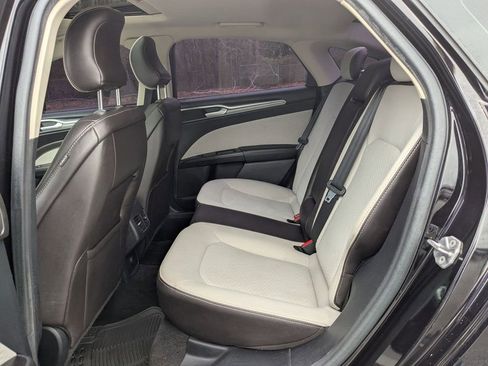 Certified 2019 Ford Fusion SE w/ Equipment Group 151A image 27