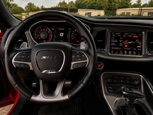 Used 2015 Dodge Challenger SRT Hellcat RWD image 24