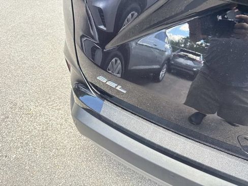 Used 2024 Ford Edge SEL AWD/4WD image 7