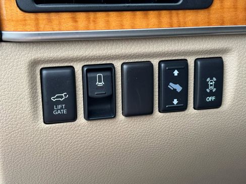 Used 2015 Nissan Armada Platinum w/ Platinum Reserve Package AWD/4WD image 18