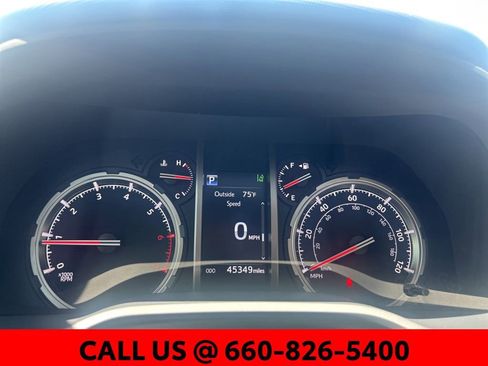 Certified 2024 Toyota 4Runner TRD Off-Road Premium w/ Moonroof Package AWD/4WD image 19
