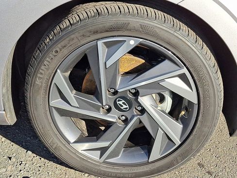 Certified 2025 Hyundai Elantra Sport image 9