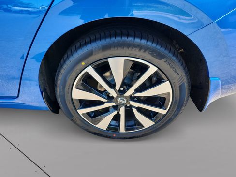 Used 2021 Nissan Sentra SV w/ SV Premium Package FWD image 14