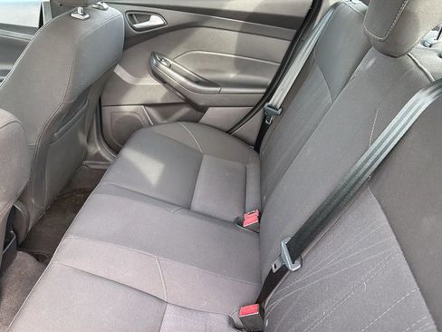 Used 2015 Ford Focus SE FWD image 38
